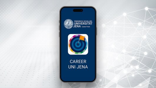 Ein Handy zeigt den Startbildschirm der Career Uni Jena App.